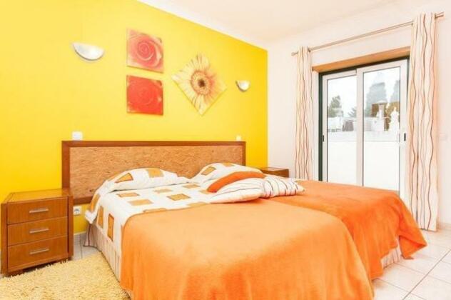 LC's Guesthouse - Photo5