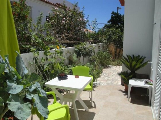 Lemon Tree Relaxing Guesthouse - Photo4