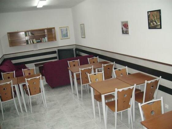 Sunny House Lagos - Photo3