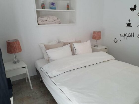 Alfama Apartment with Balcony - Photo3