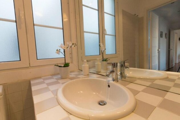 Avenida Charm Apartments - Photo4