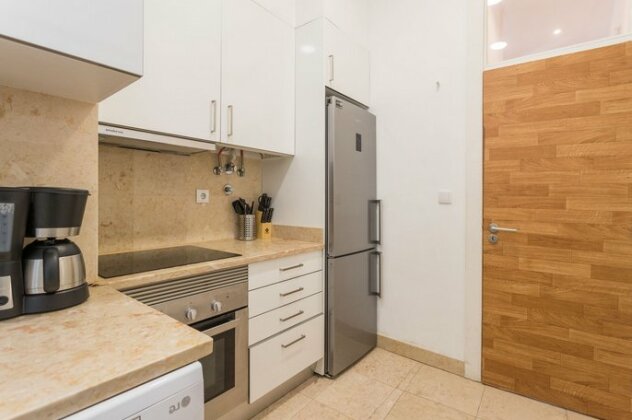 Baixa Modern Three-Bedroom Apartment - by LU Holidays - Photo3