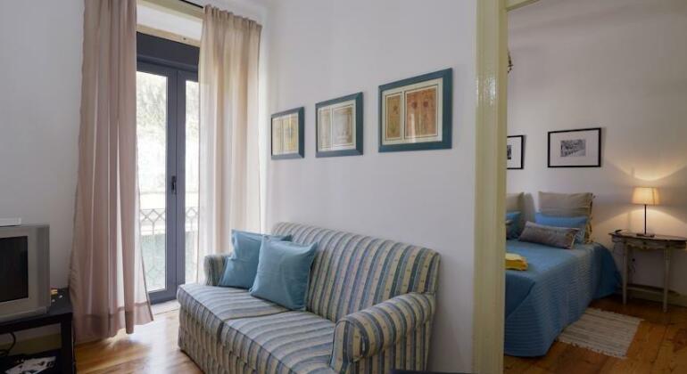 Beato Apartments RentExperience - Photo2