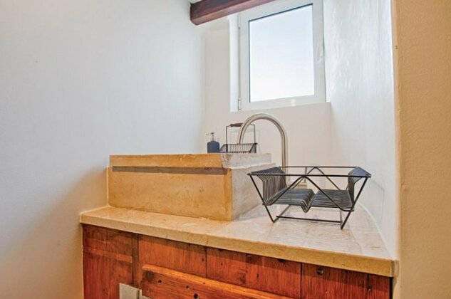 Delightful & Quirky with River Views - Photo4
