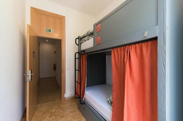 Hub Lisbon Patio Hostel - Photo2