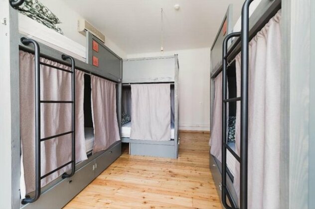 Hub Lisbon Patio Hostel - Photo4