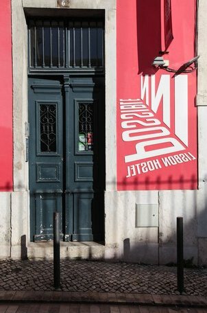 Inn Possible Lisbon Hostel - Photo2
