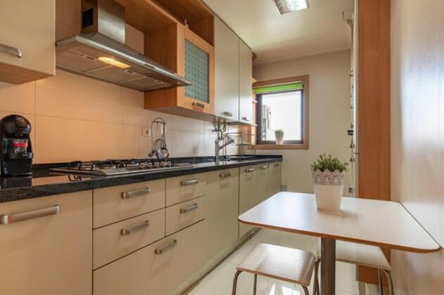 LovelyStay - Modern apartment in Anjos - Photo5
