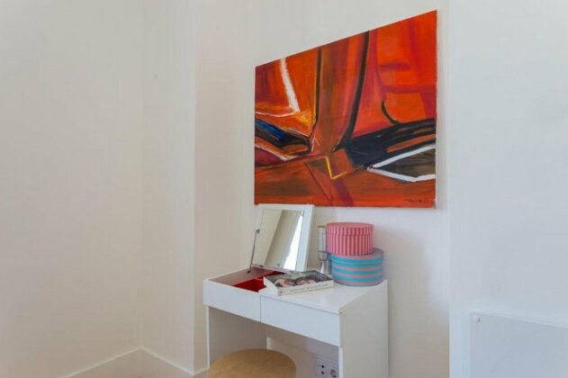 LxRoller Design Marques Apartment - Photo4