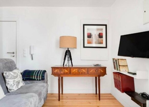 Snuggle up in the Cozy Window Nook at an Alfama Abode - Photo4