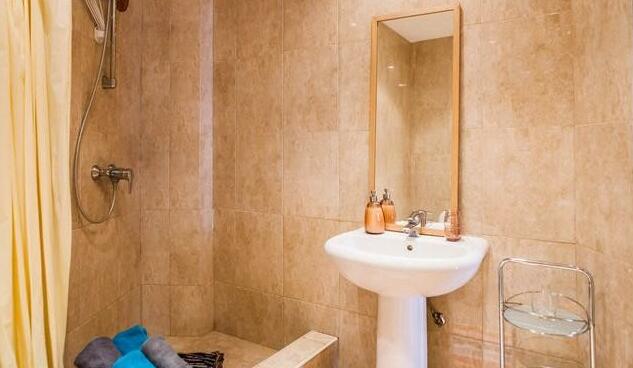 Top Location Beautiful Apartment - Photo4