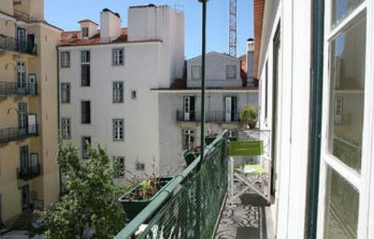 Traveling To Lisbon Chiado Apartments - Photo5