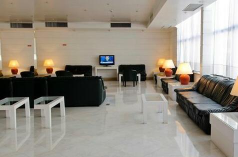 VIP Executive Marques Aparthotel - Photo3