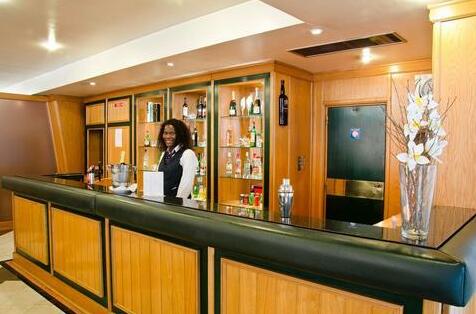 VIP Executive Marques Aparthotel - Photo4