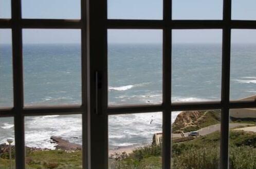 The Wave Beach & Surf Hostel - Photo4
