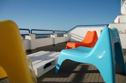 The Wave Beach & Surf Hostel - Photo5