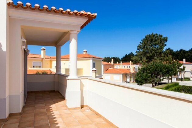 Villa Branca - 4 bedroom holiday villa with pool & WiFi at Praia del Rey - Photo4