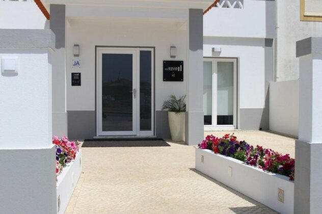 River Inn by AC Hospitality Management - Photo2
