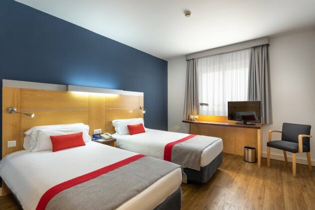 Holiday Inn Express Lisbon-Oeiras - Photo4