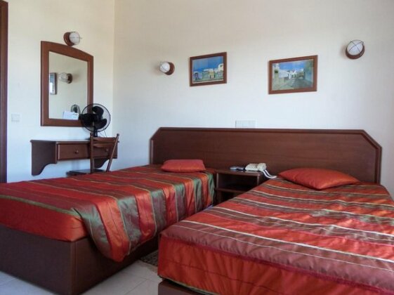 Hotel Armona - Photo4