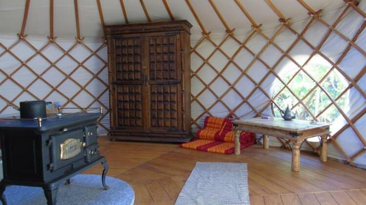 Star Gazing Luxury Yurt - Photo2