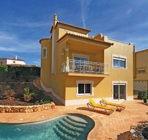 Oasis Parque Country Club