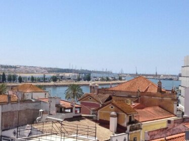 Studio in Portimao With Wonderful City View Furnished Balcony and Wifi - 3 km From the Beach