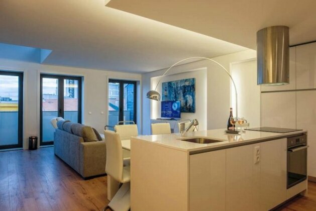 Stylish Duplex Downtown Apartment - Photo2