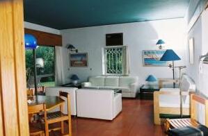 3 Br Garden View Sleeps 8 - Photo4