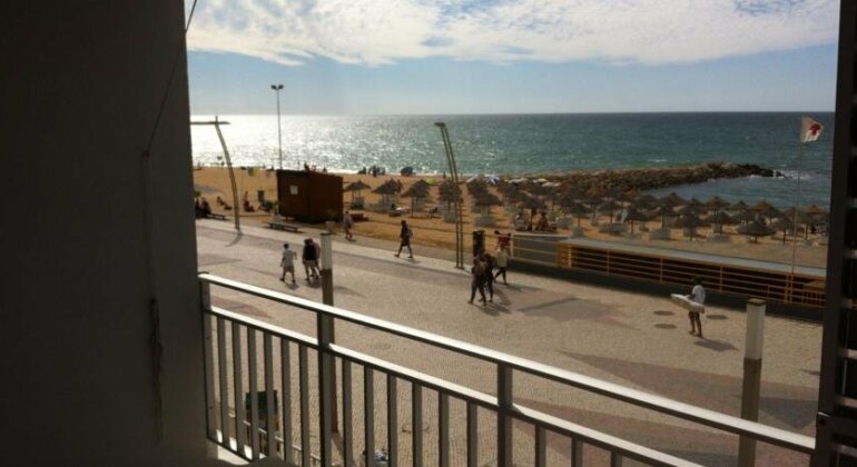 Beachfront Quarteira 3 - Photo5