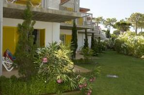 STUDIO Apartment Sleeps 2 Quarteira - Photo2