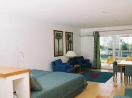 STUDIO Apartment Sleeps 2 Quarteira - Photo4