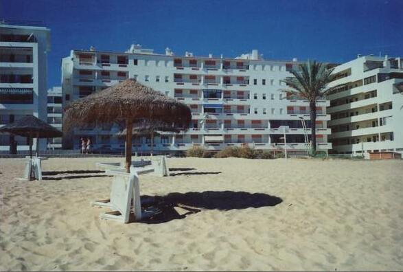 T1 on seafront in Quarteira Algarve - Photo3