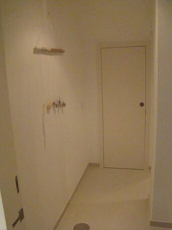 Home In the Sea - Photo3