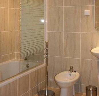 Modern And Comfy House With Pool - Photo5
