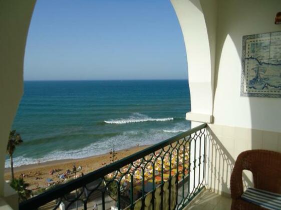 Must Over the Sea - Photo5