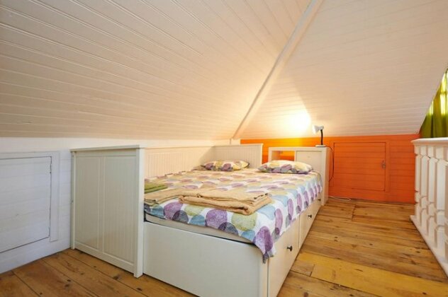 Yellow House Colares - Photo3