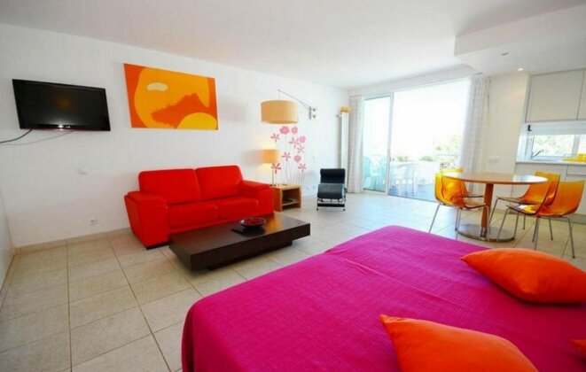 Modern Golden Apartment - Photo2