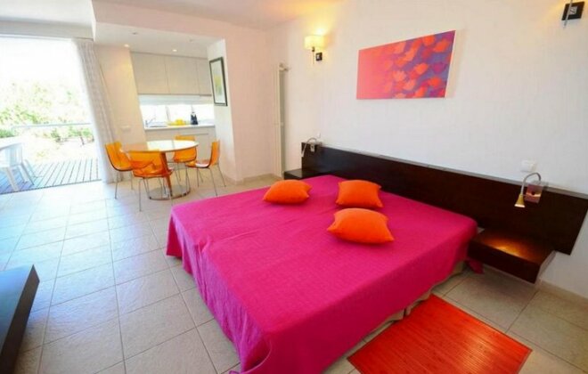 Modern Golden Apartment - Photo5