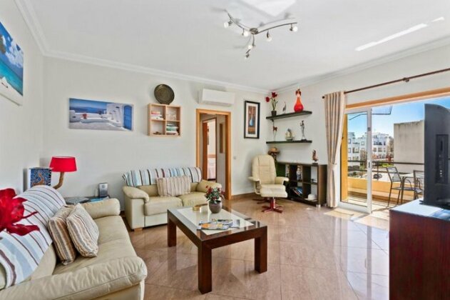 Penthouse Apt with Seaviews and Jacuzzi - Photo2