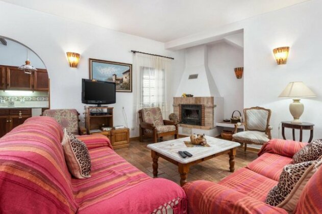 Typical Algarvian Family Home - Photo2