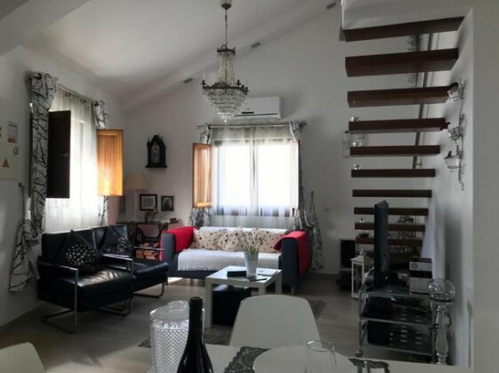 White & Grey House 39721/AL - Photo2
