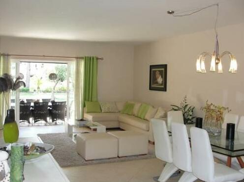  Photo 1