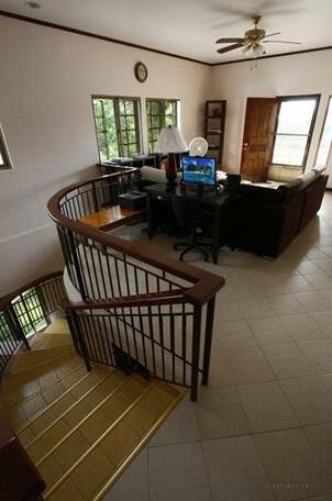 Ms Pinetrees Hostel - Photo2