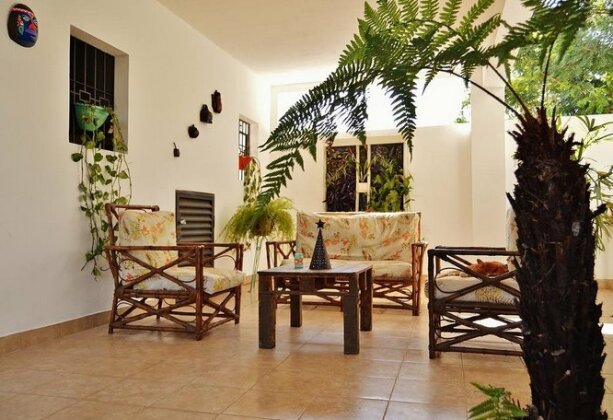 La Riviera - Photo5