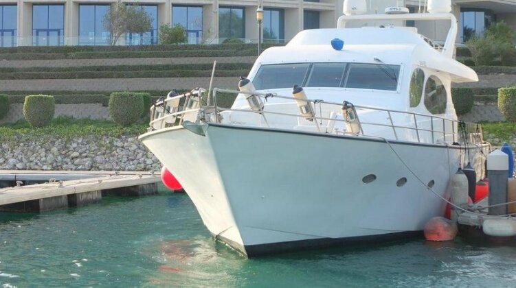 Pearl Area Yacht