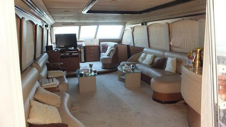 Pearl Area Yacht - Photo3