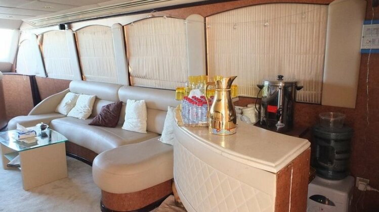 Pearl Area Yacht - Photo5