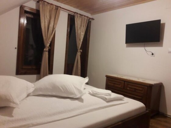 Denisa's Lodge - Photo5