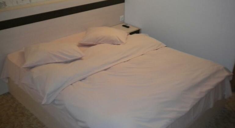  Photo 2